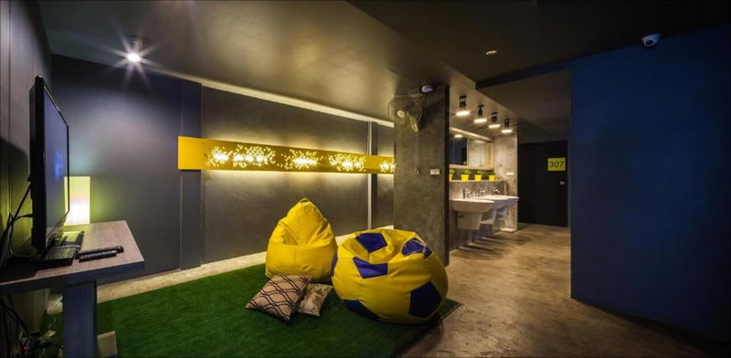 Fulfill Phuket Hostel, Phuket, Thailand