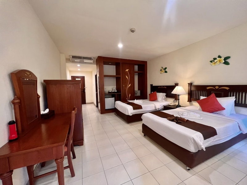 Phuket Leelavadee Hua Ting Resort, Patong, Thailand