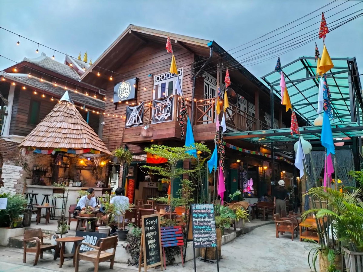 Hostel and Music Bar Bros, Thailand