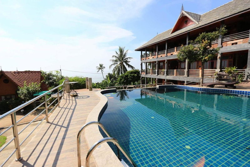 Sea Rock Resort, Haad Pleayleam, Thailand
