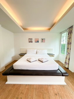 75.2 Resident, Hua Hin, Thailand
