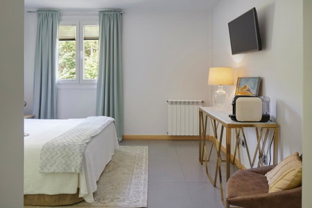 Hotel Boutique Txanka Erreka PARKING INCLUIDO, Orio, Spain