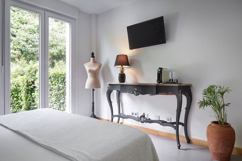 Hotel Boutique Txanka Erreka PARKING INCLUIDO, Orio, Spain