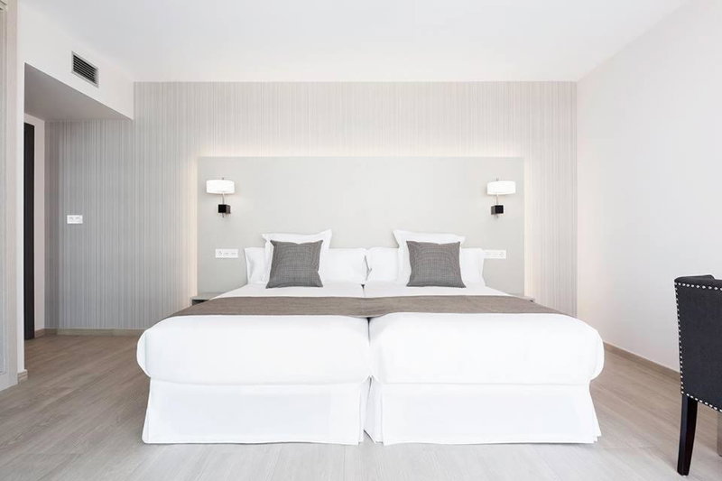 Apartahotel A Cetárea, Burela de Cabo, Spain