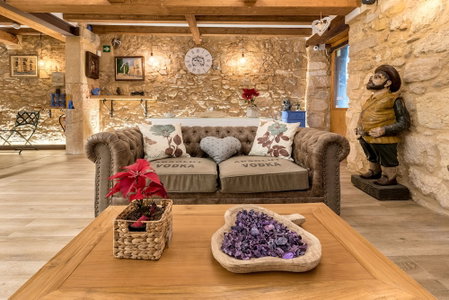 Hostal 977, Tarragona, Spain
