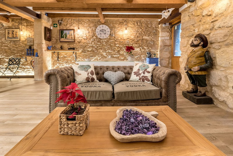 Hostal 977, Tarragona, Spain