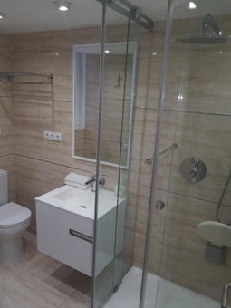 Apartamentos Apolo, Madrid, Spain