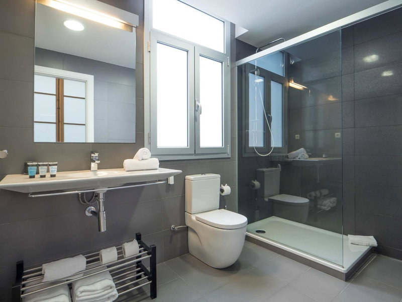 Rent Top Apartments Rambla Catalunya, Barcelona, Spain