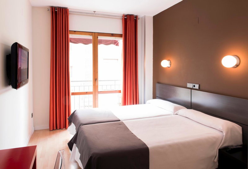 Hospedium Hostal Un Punto Chic, Huesca, Spain