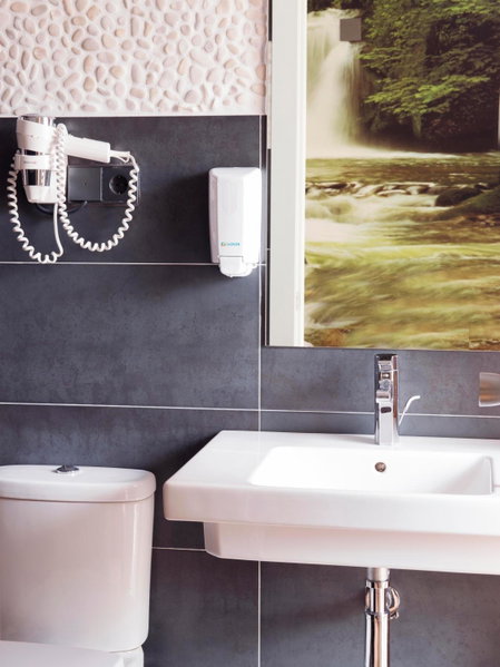 Hospedium Hostal Un Punto Chic, Huesca, Spain
