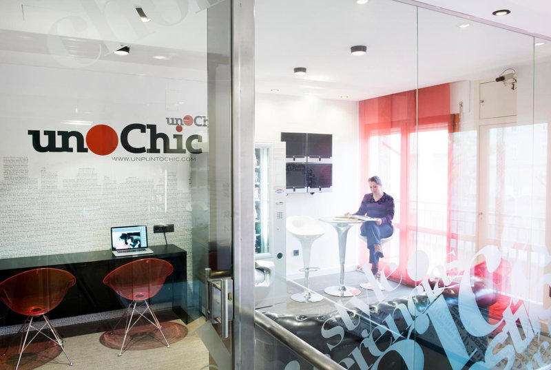 Hospedium Hostal Un Punto Chic, Huesca, Spain