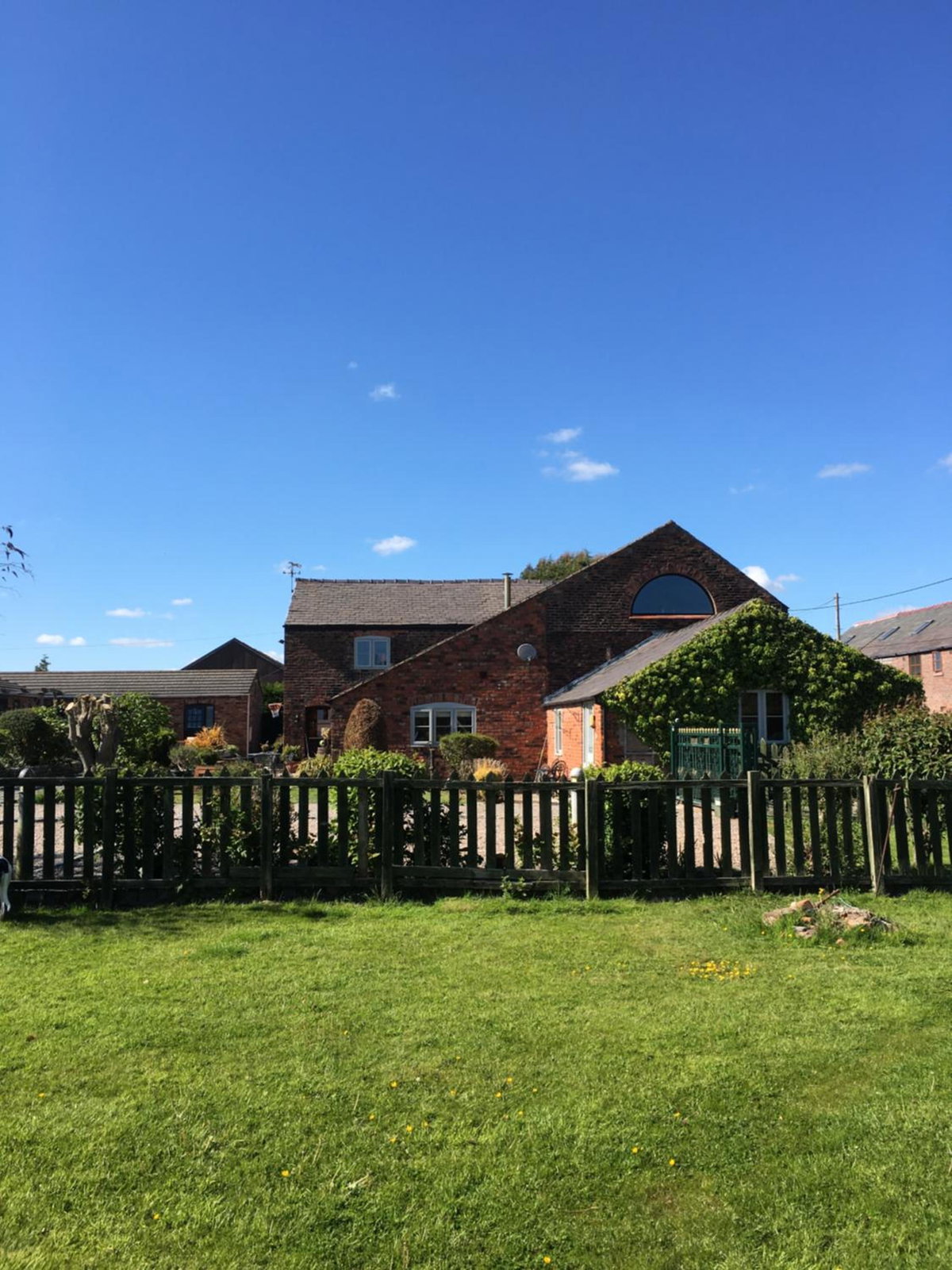 Hotel · The Barn Bed and Breakfast, Liverpool