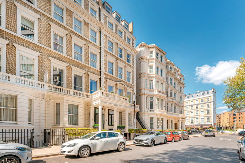 Ashburn Court Apartments, London, United Kingdom