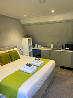 Petherton Cottage Studios, Ringwood, United Kingdom