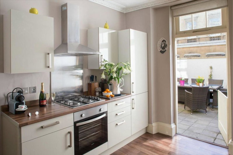 Dream Stays Bath - Trim Street Townhouse with Hot tub, Bath, United Kingdom