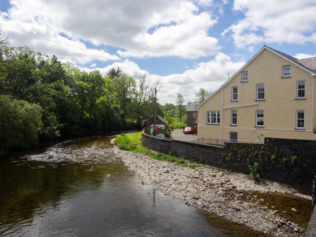 Hotel · Riverbank Bed and Breakfast, Llanwrtyd Wells