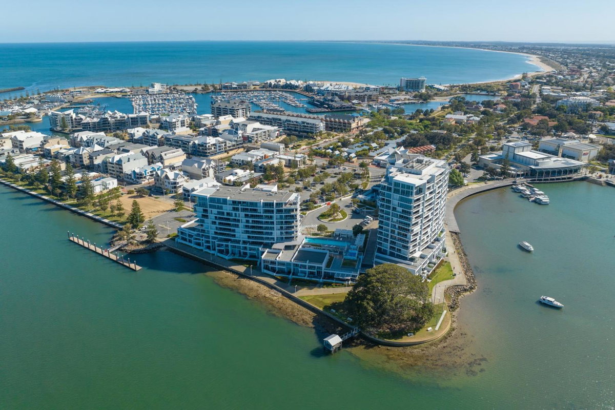 Bridgepoint 1105, Australia