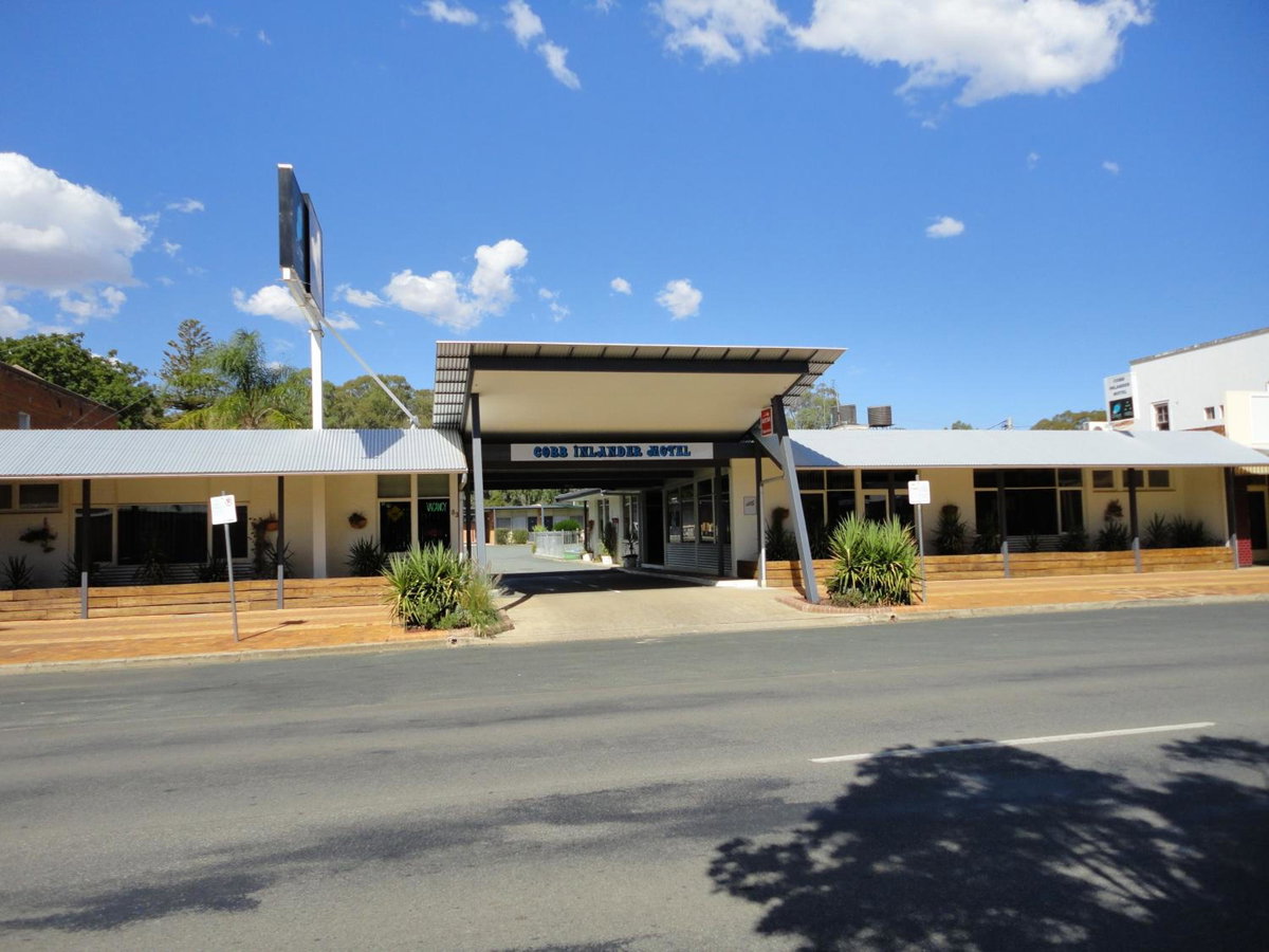 Cobb Inlander Motel, Australia