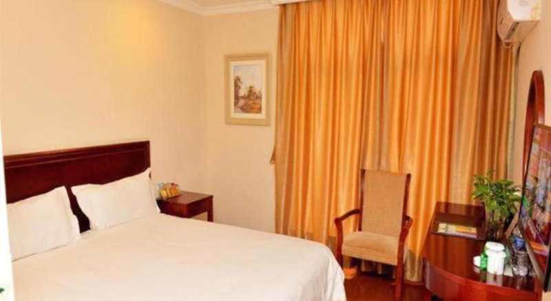 GreenTree Inn Jiaxing Zhapu jiulong Mountain Express Hotel, Jiaxing, China