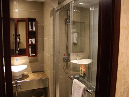 GreenTree Inn Jiangsu Nantong Tongzhou Shiji Avenue Jianghaihuangdu Express Hotel, Tongzhou, China