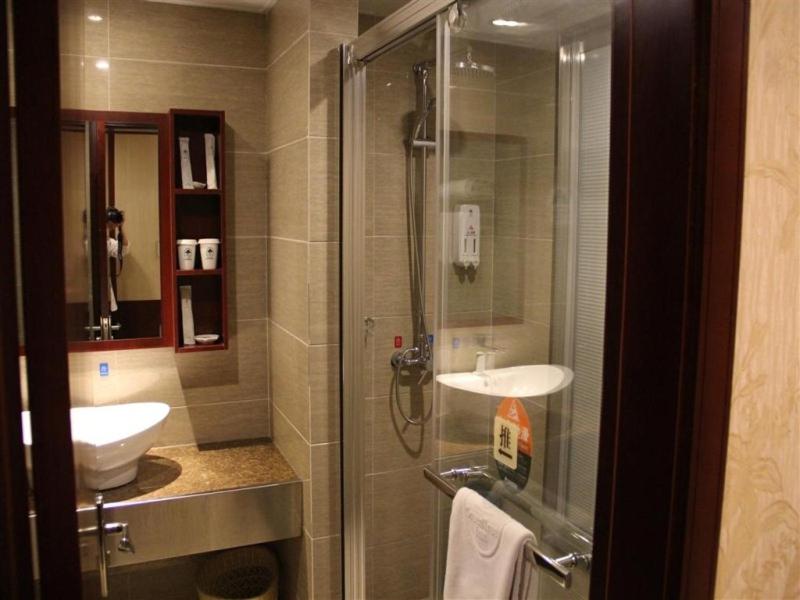 GreenTree Inn Jiangsu Nantong Tongzhou Shiji Avenue Jianghaihuangdu Express Hotel, Tongzhou, China