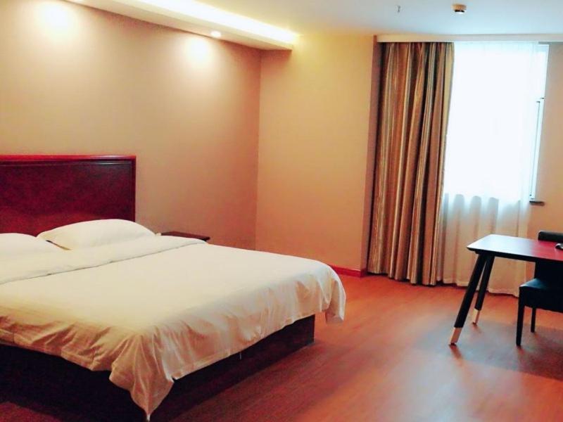 GreenTree Inn Jiangsu Nantong Rugao Ninghai Road Express Hotel, Rugao, China