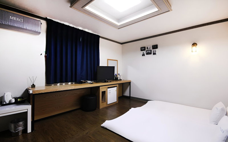 Gwangju Sinandong Zeus, Gwangju, South Korea
