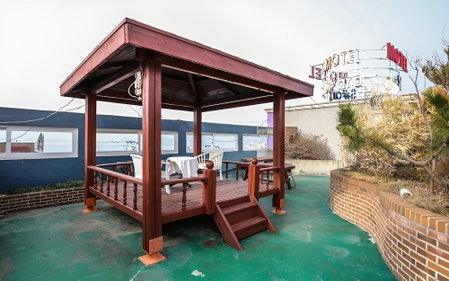 Taean Sharp, Taean, South Korea