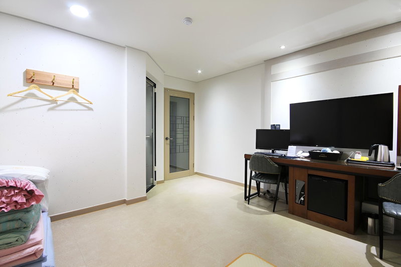 Jeonju Junghwasandong Foret Hotel, Jeonju, South Korea