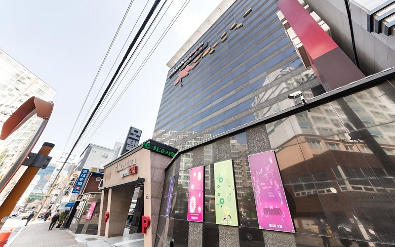 Dongsuwon Gallery, Suwon, South Korea