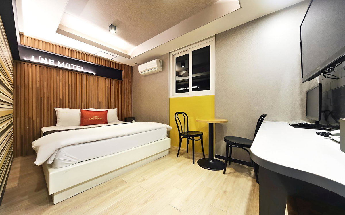 Hotel · Daegu Gyungbuk National University Line, Daegu