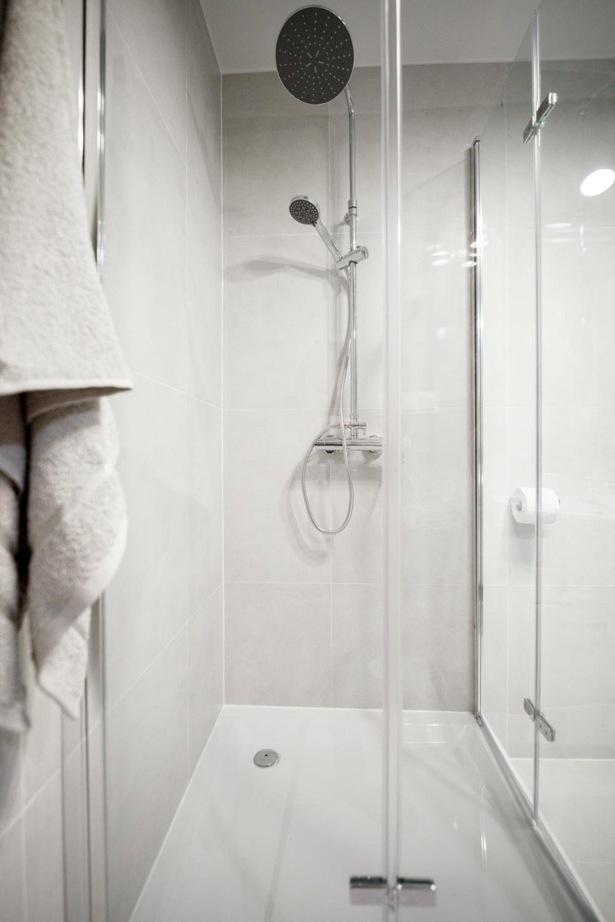 Hotel · Niron Apartament Dom z Papieru Sztokholm, Piła