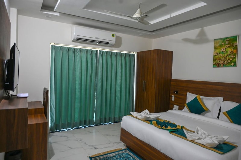 Hotel 7 Heaven, Rishikesh, India