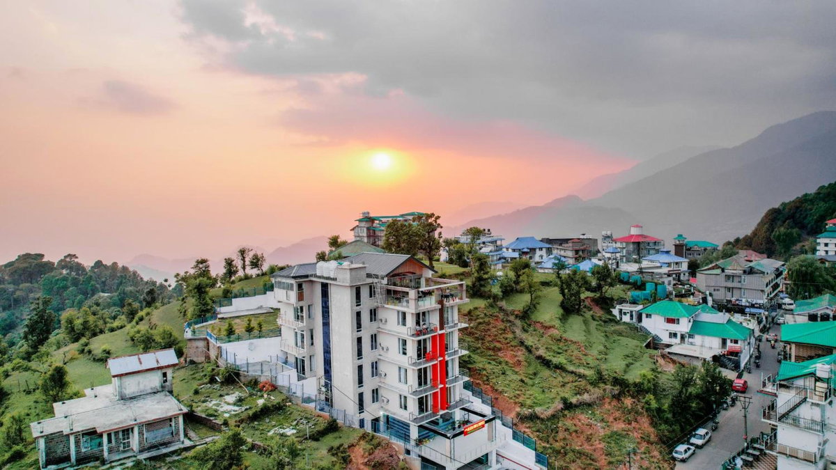 Aliza Inn And Suites By SRS Hotels, India