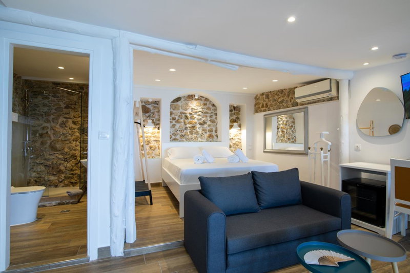 Pontikonisi Hotel & Suites-Adults Only, Perama, Greece