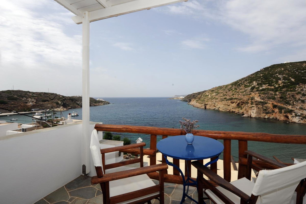 Hotel · Thalatta, Faros