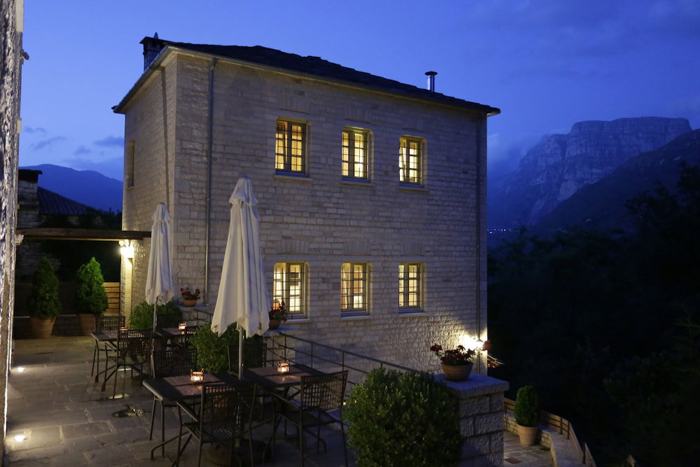 Gamila Rocks Mountain Hotel, Greece