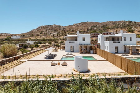 Thalelion 3 bedroom Villas with private pool and Jacuzzi, Naxos Chora, Greece