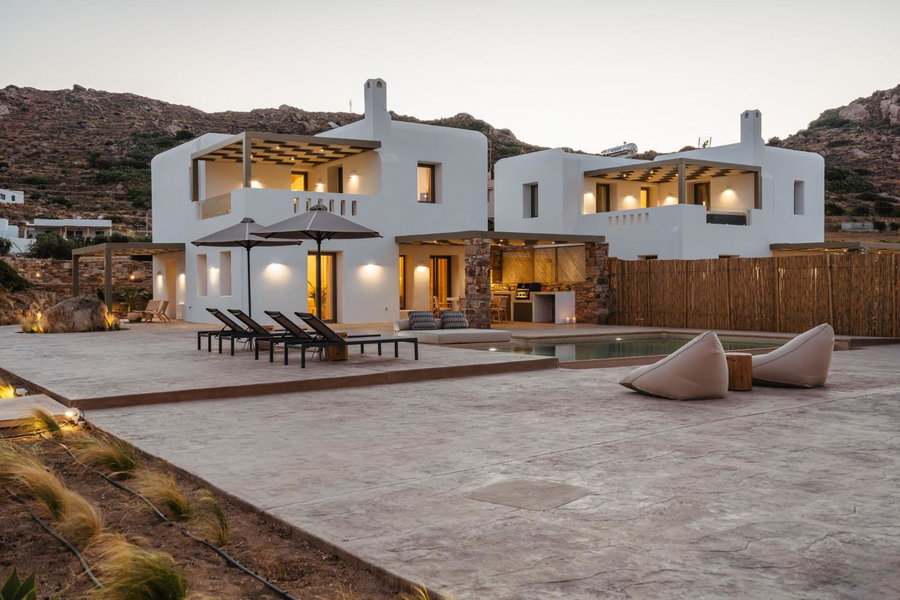 Thalelion 3 bedroom Villas with private pool and Jacuzzi, Naxos Chora, Greece