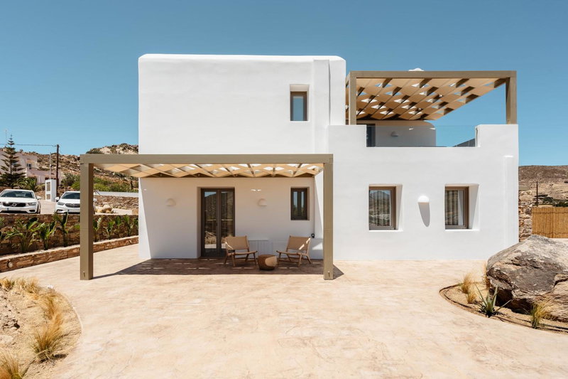 Thalelion 3 bedroom Villas with private pool and Jacuzzi, Naxos Chora, Greece
