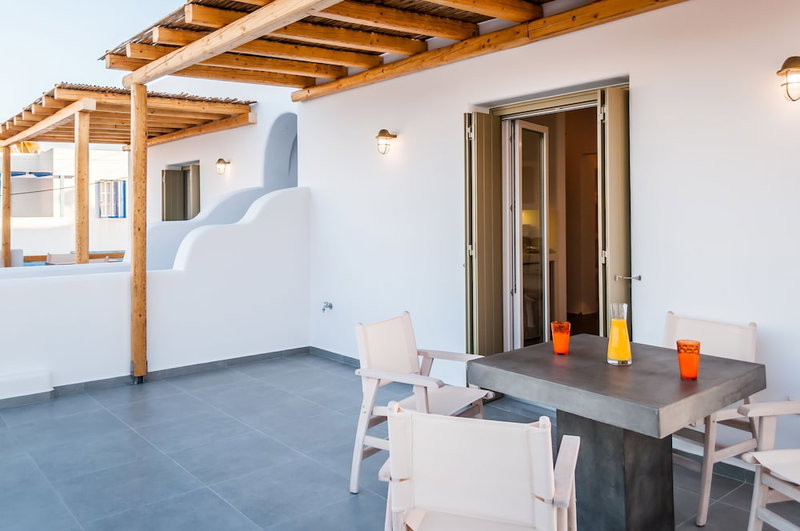 Vilos Suites, Milos, Greece