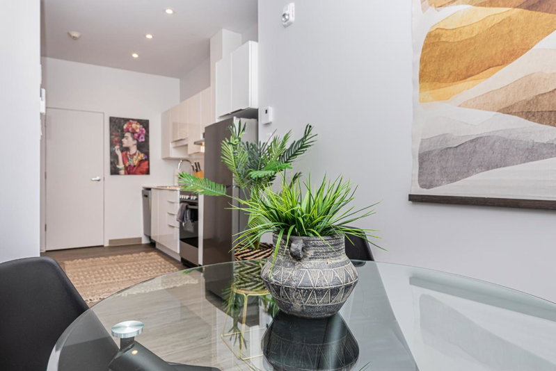 Wonderful New Studio close to Mount Royal By Den Stays, Montréal, Canada