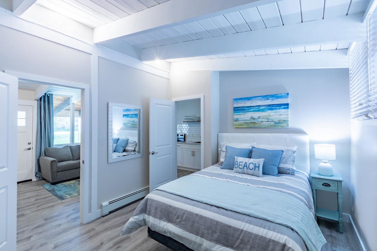 Boutique Suite #4, Canada