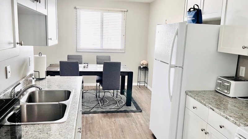 Lovely 2 Bedroom apartment, Camrose, Canada