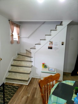 Downtown apartment next to highway netflix+wifi, Edmundston, Canada