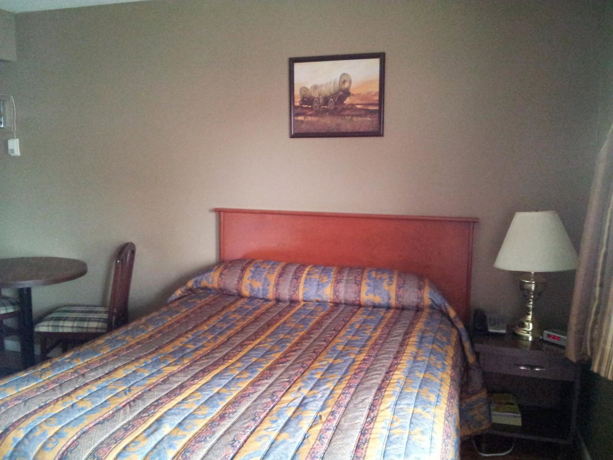 Viking Lamplighter Motel, Canada