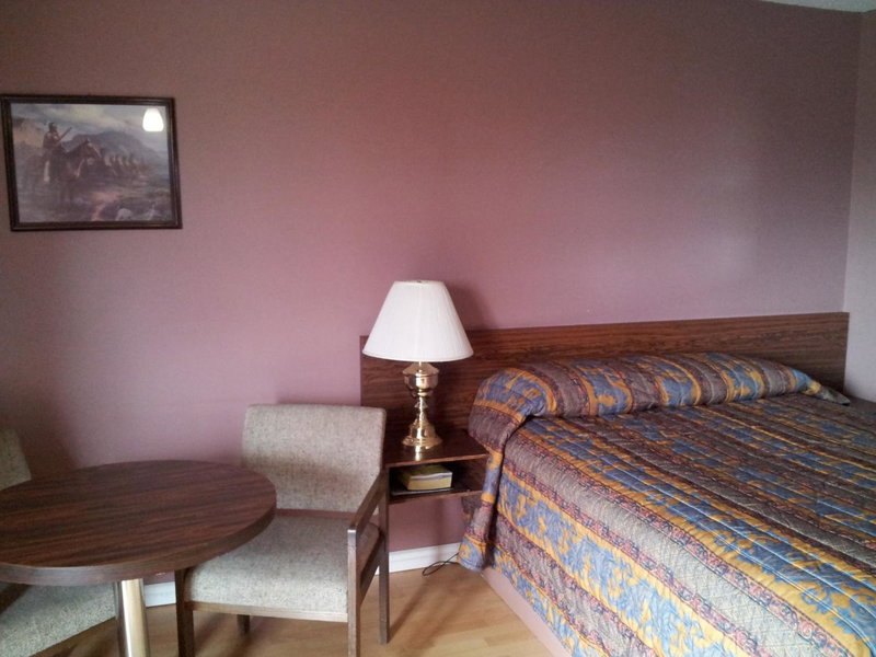 Viking Lamplighter Motel, Viking, Canada