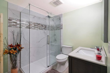 Adorable private suite with indoor fire place, Cochrane, Canada