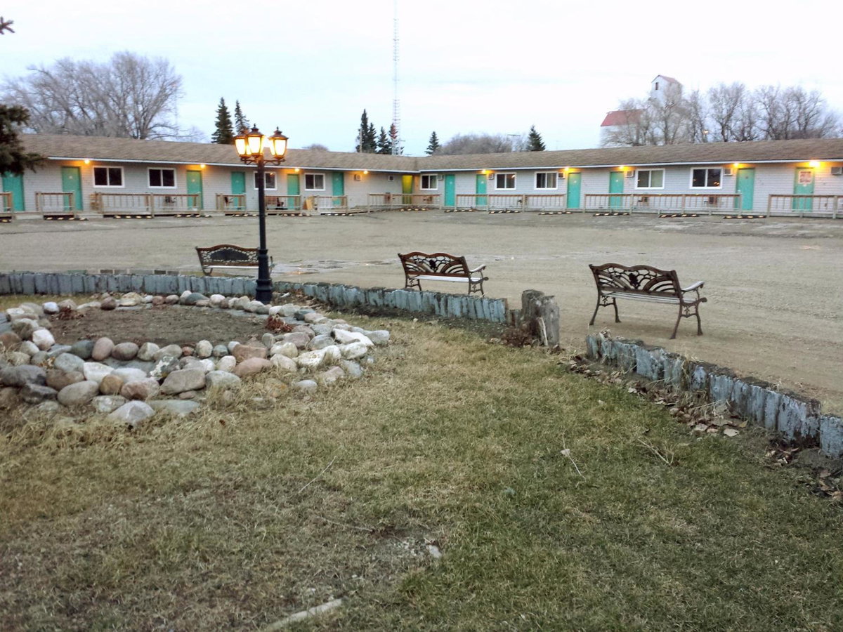Moosomin Motel, Канада