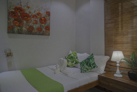 The Palms Resort & Bar, San Narciso, Philippines